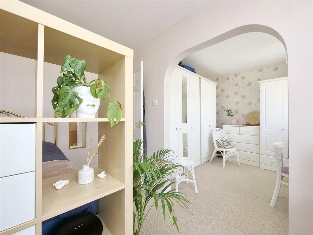 Additional property image - Critchill Grove, Frome, BA11