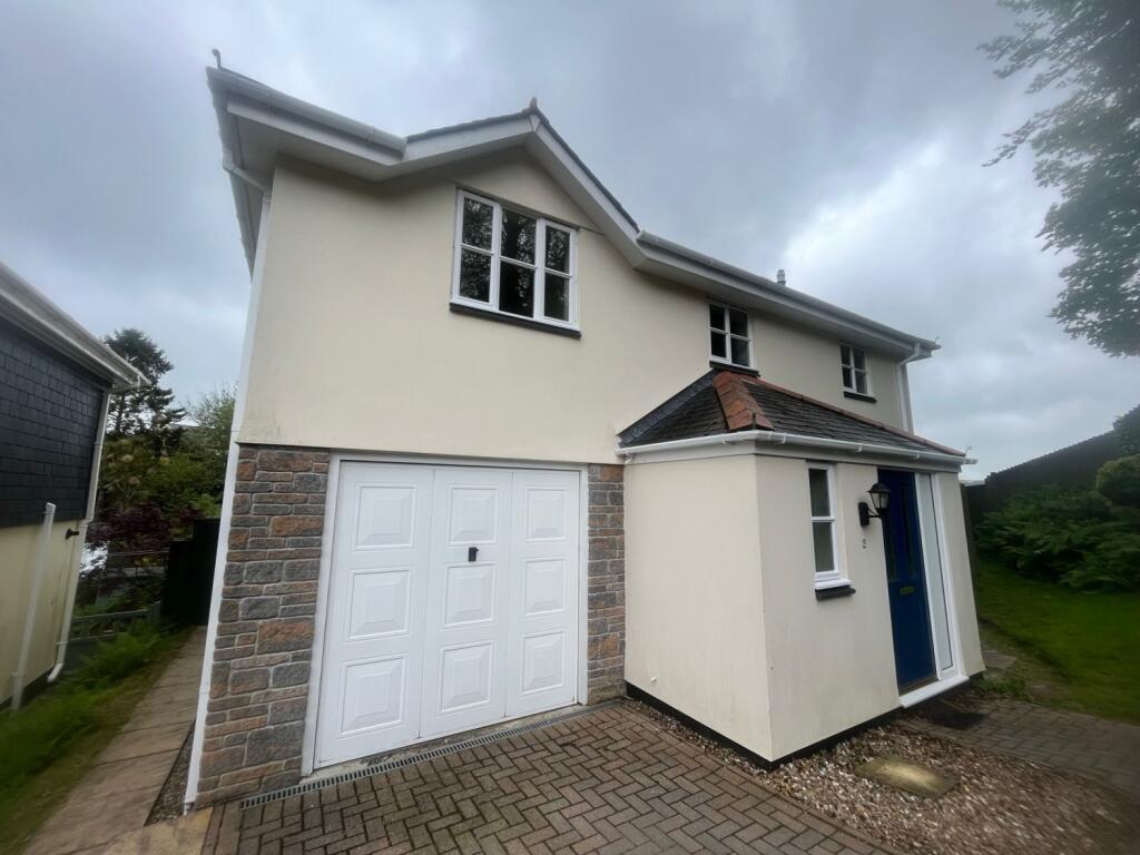 4 bedroom detached house for rent in 2 Meadow Breeze, Lostwithiel, PL22