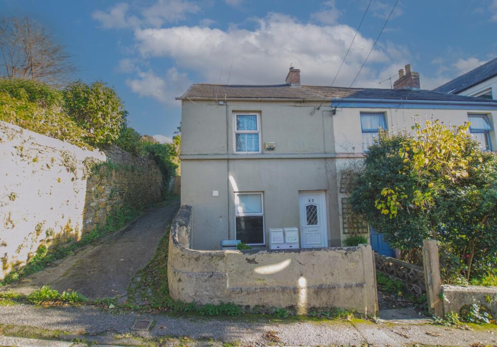 Main image of property: Flat 1, 37 Castle Street, Bodmin, Cornwall, PL31