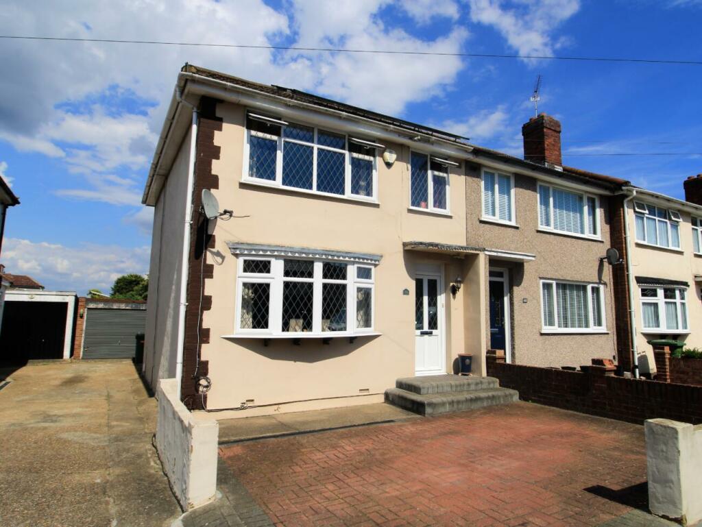 3 bedroom end of terrace house for sale in Maybank Avenue, Hornchurch