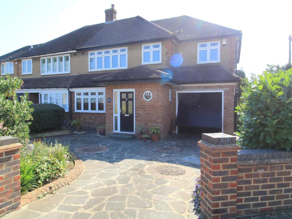 5 bedroom semidetached house for sale in Avon Road, Upminster, Essex, RM14