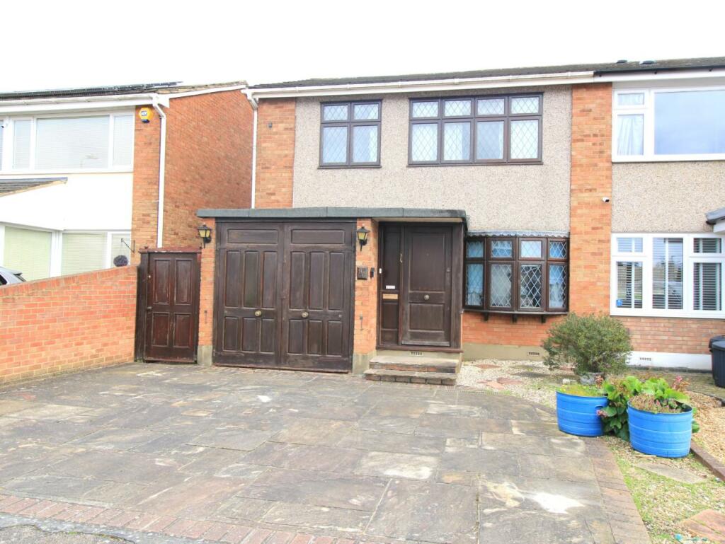 3 bedroom semidetached house for sale in Berkeley Drive, Hornchurch