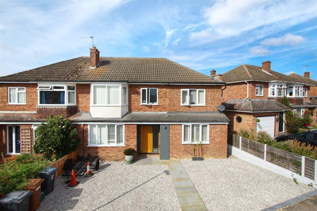 4 bedroom semidetached house for sale in Tower Road, Ware, SG12