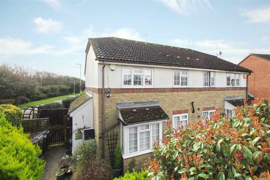 1 bedroom house for sale in Thomas Rochford Way, Cheshunt, EN8