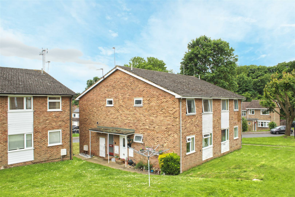 2 bedroom for sale in Trapstyle Road, Ware, SG12