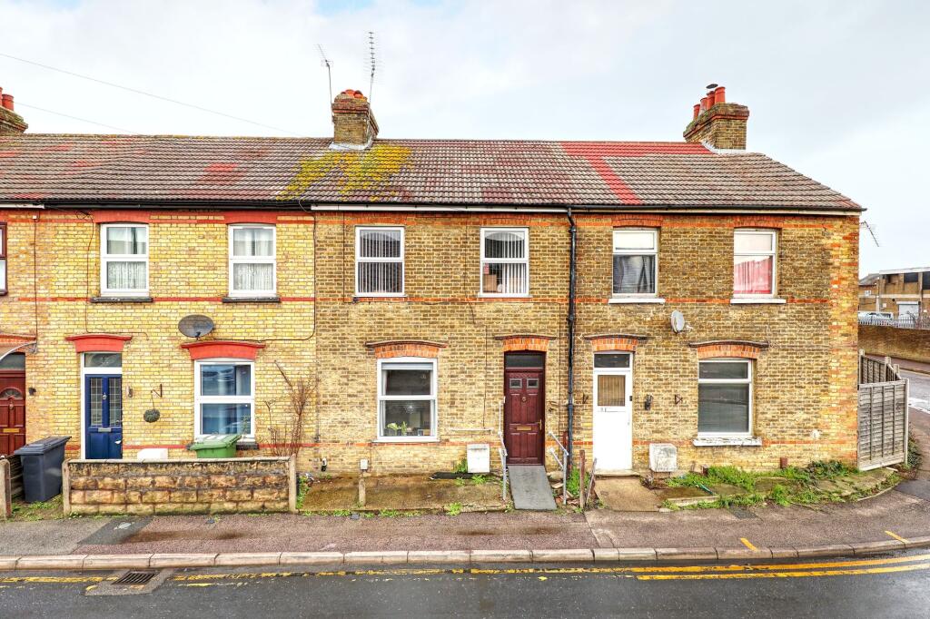 Main image of property: Park Lane, Waltham Cross, EN8