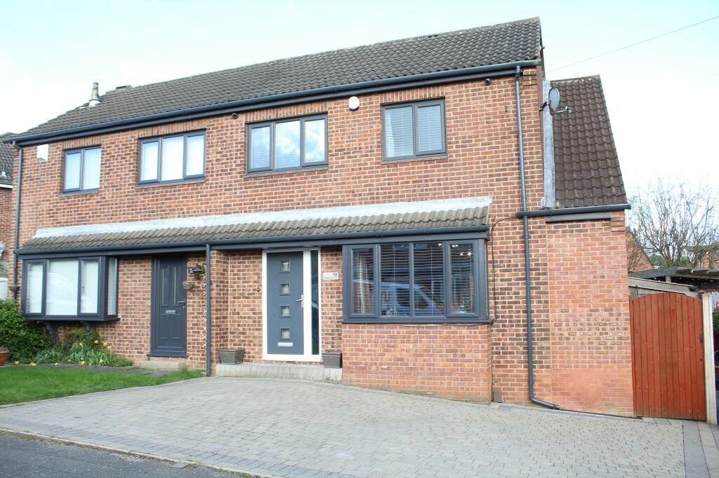 3 bedroom semidetached house for sale in Elmhurst Avenue, Broadmeadows