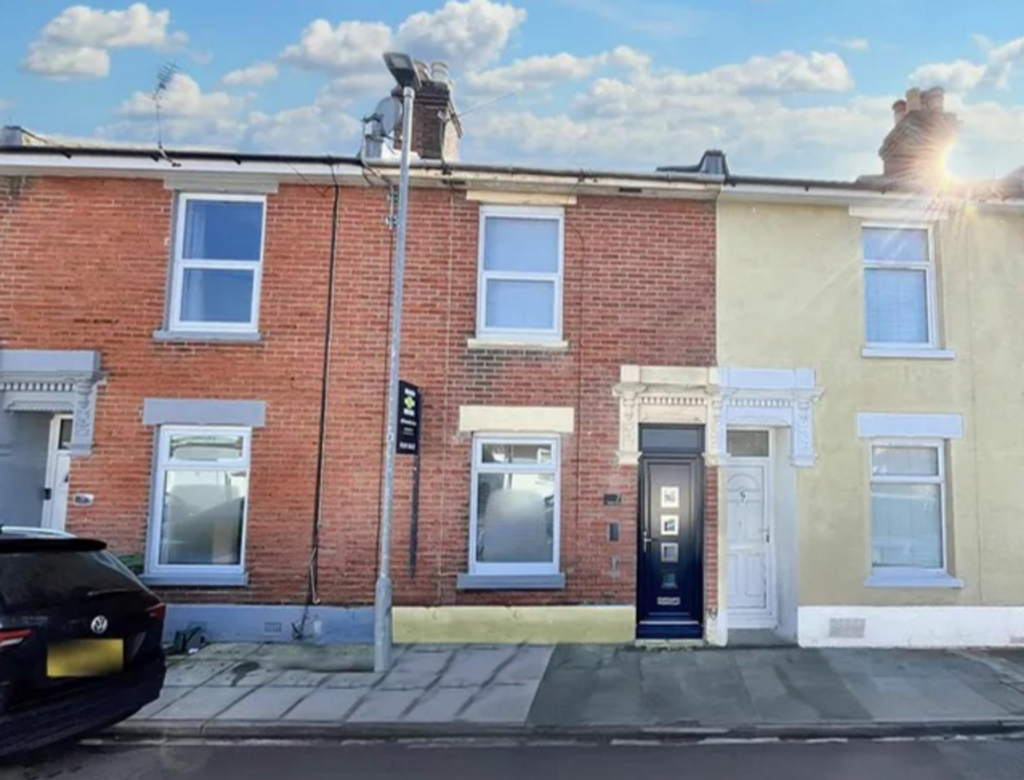 2 bedroom terraced house for sale in Station Road, Portsmouth, PO3