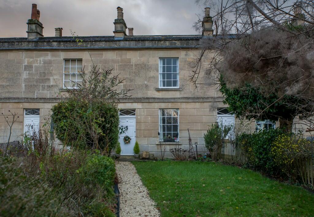 2 bedroom terraced house for sale in Worcester Place, Bath, Somerset, BA1