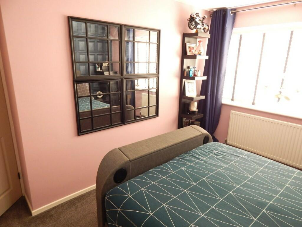 Additional property image - Dockfield Avenue, Harwich, Essex, CO12