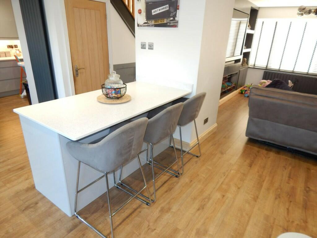 Additional property image - Dockfield Avenue, Harwich, Essex, CO12