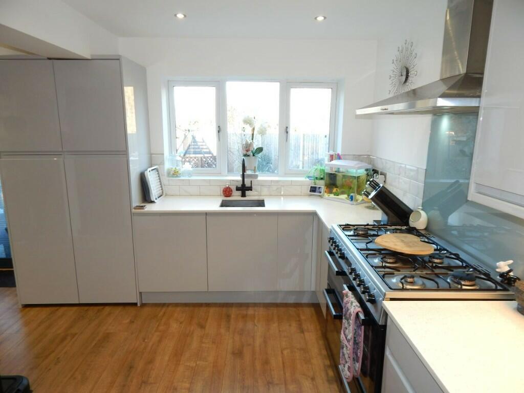Additional property image - Dockfield Avenue, Harwich, Essex, CO12