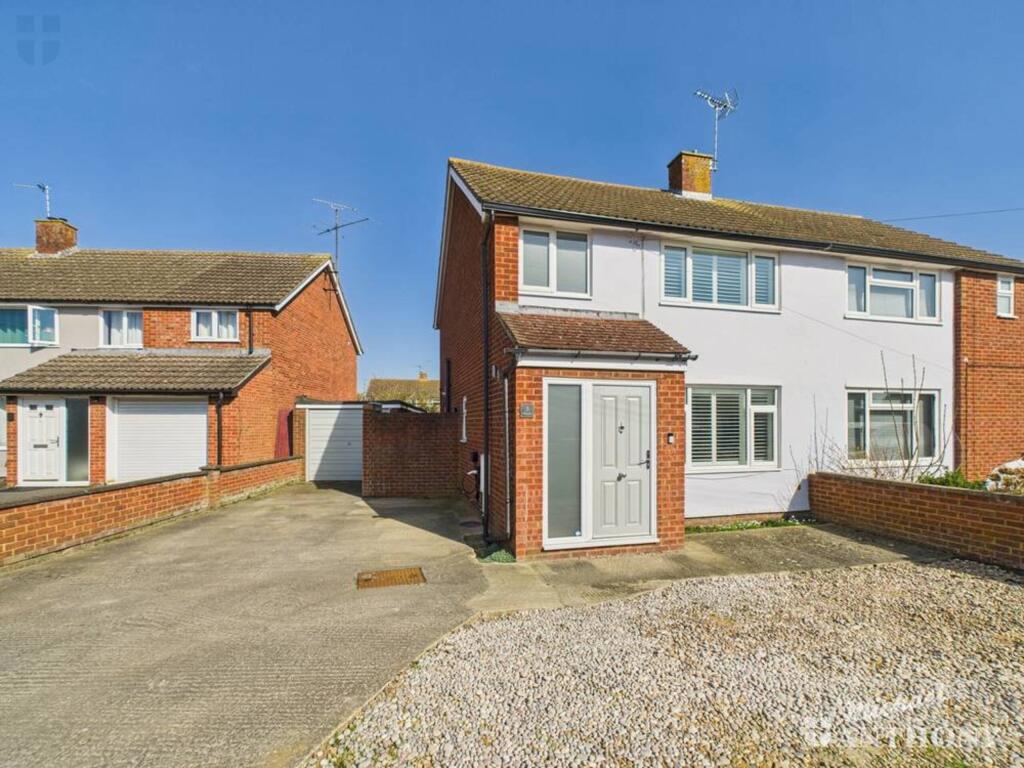 3 bedroom semi-detached house