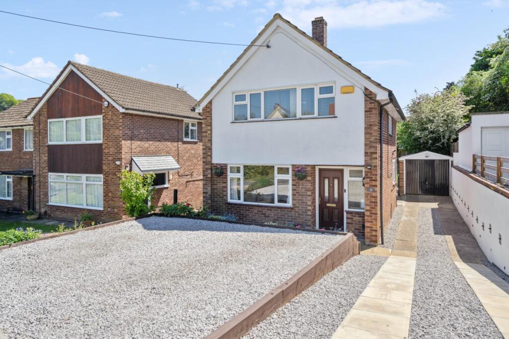 Main image of property: Greenway, Chesham, Buckinghamshire, HP5 2BL