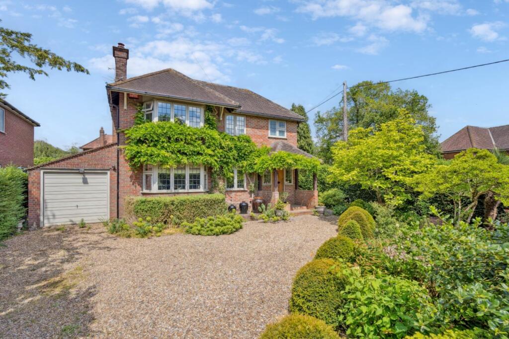 Main image of property: Brays Close, Hyde Heath, Amersham, Buckinghamshire, HP6 5RZ