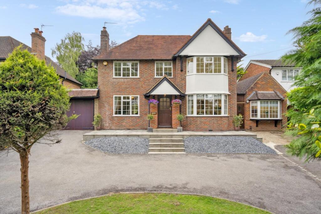 Main image of property: London Road East, Amersham, Buckinghamshire, HP7 9DL