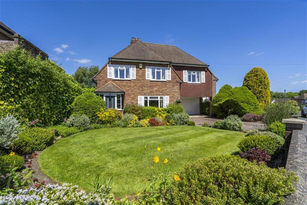 Main image of property: St. Leonards Road, Chesham Bois, Amersham, Buckinghamshire, HP6 6DT