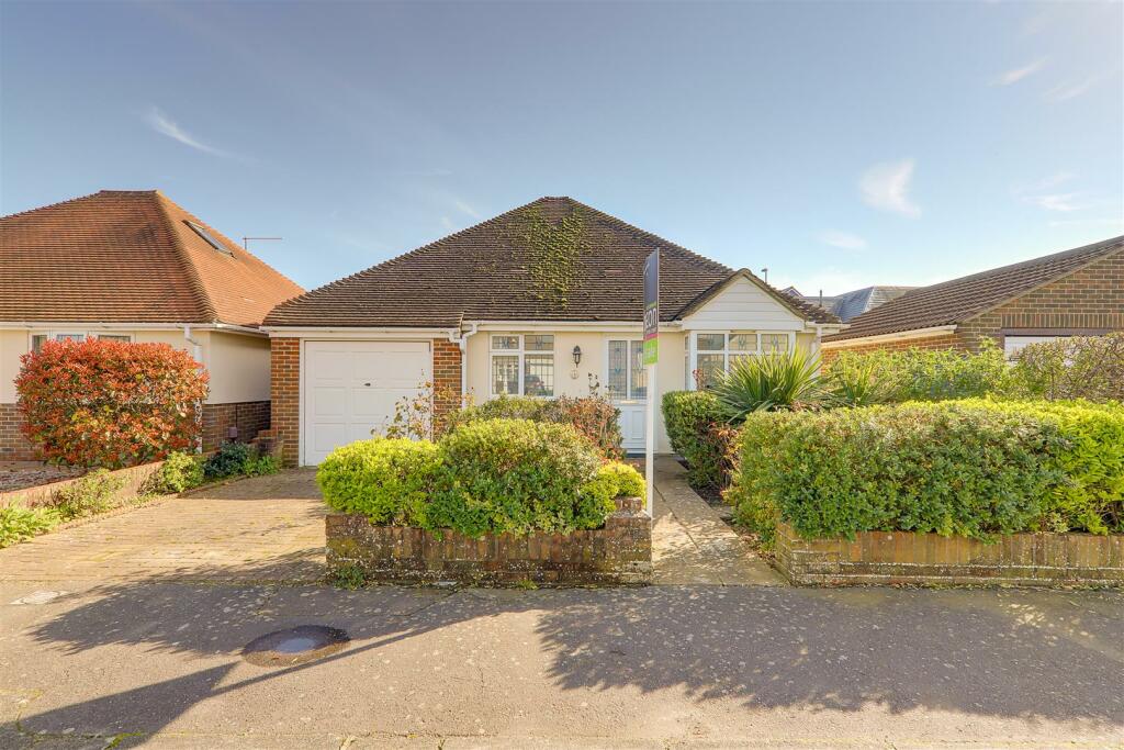 2 bedroom detached bungalow for sale in South Avenue, Goring-By-Sea, Worthing, BN12