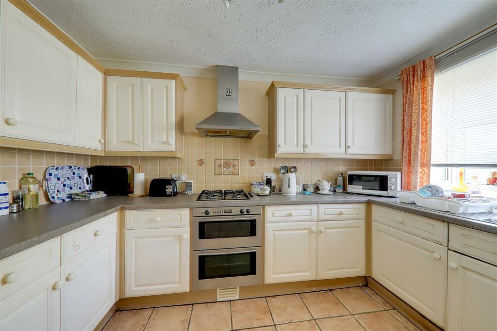 Additional property image - South Avenue, Goring-By-Sea, Worthing