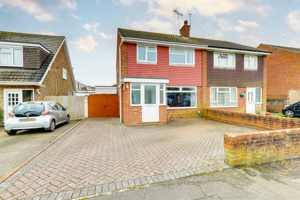 3 bedroom semi-detached house for sale in Boxgrove, Goring-By-Sea, Worthing, BN12