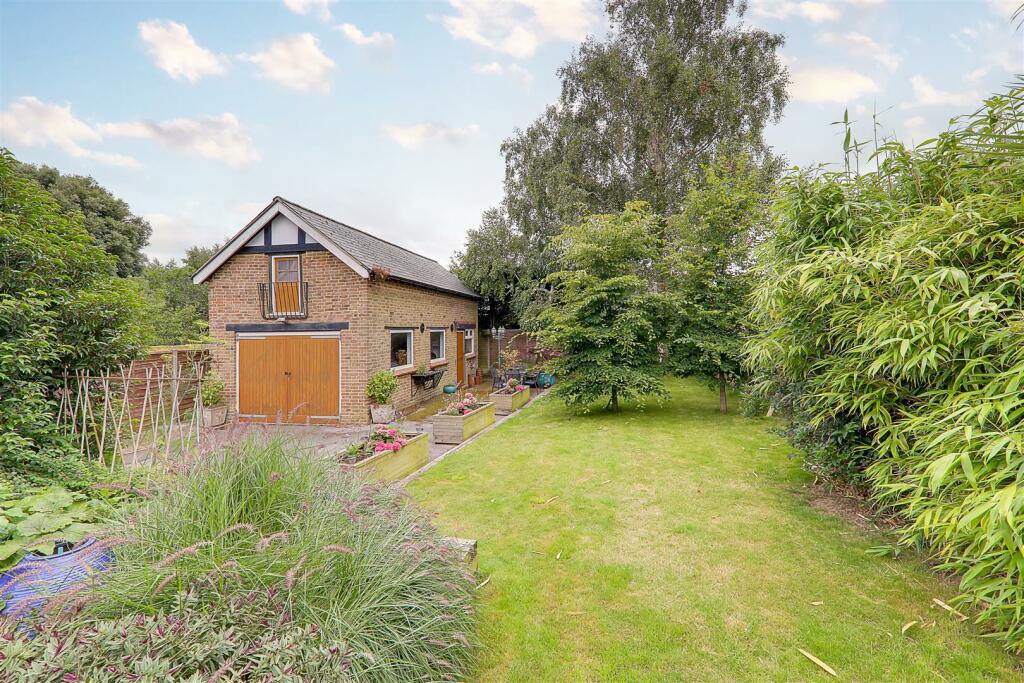 Additional property image - Durrington Hill, Worthing