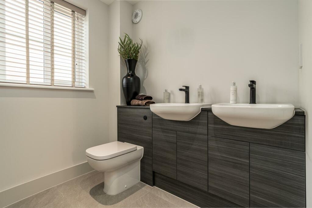 Additional property image - Meadow Gate, Angmering
