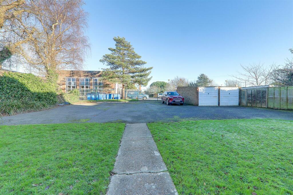 Additional image 7 of Clive Court, Clive Avenue, Goring-By-Sea, Worthing