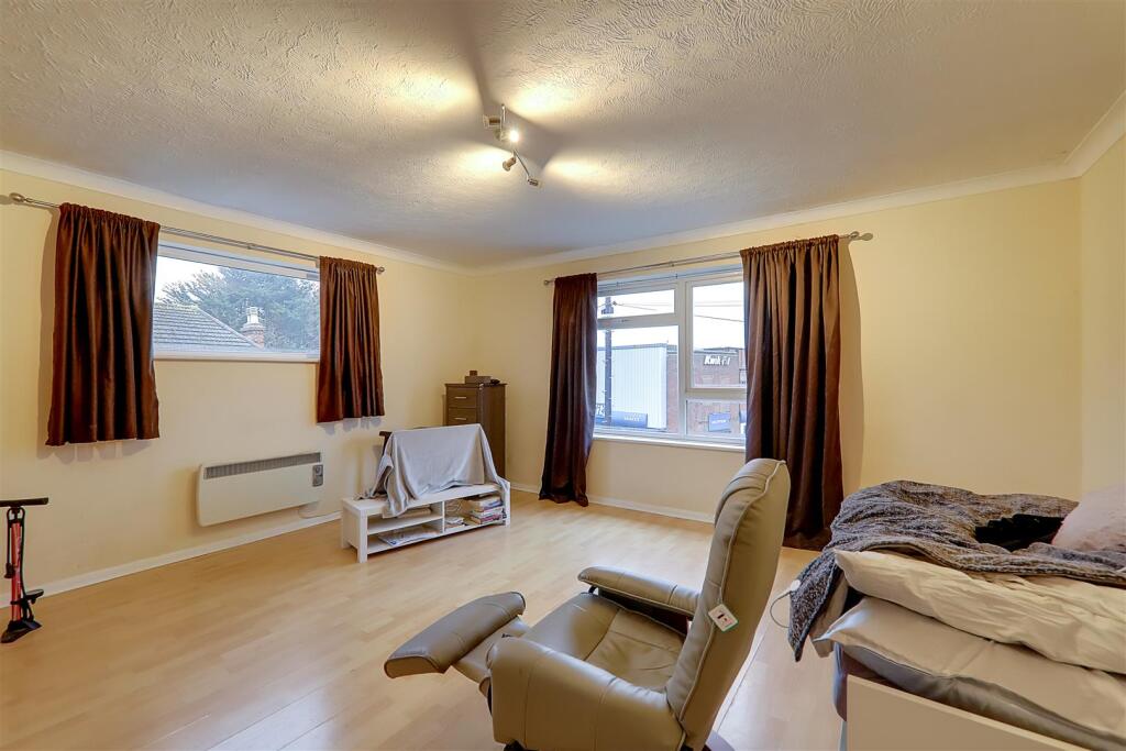 Additional property image - Hertford Road, Worthing, BN11