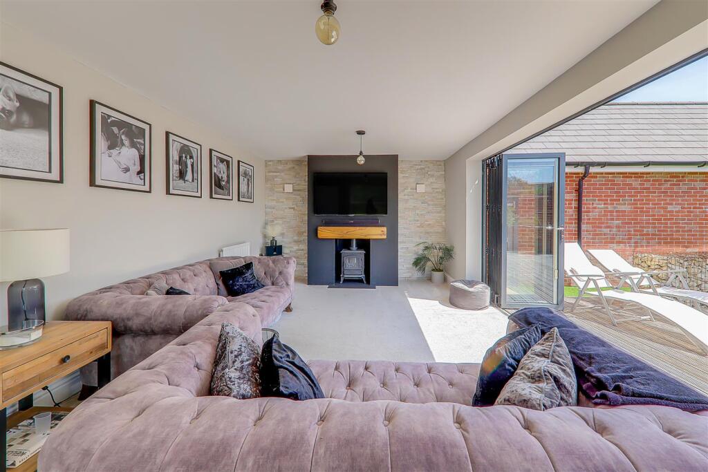 Additional image 2 of Gladiolus Grove, Worthing