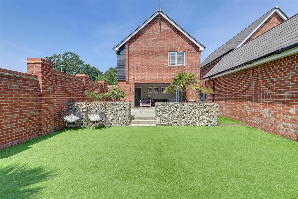 Additional image 25 of Gladiolus Grove, Worthing