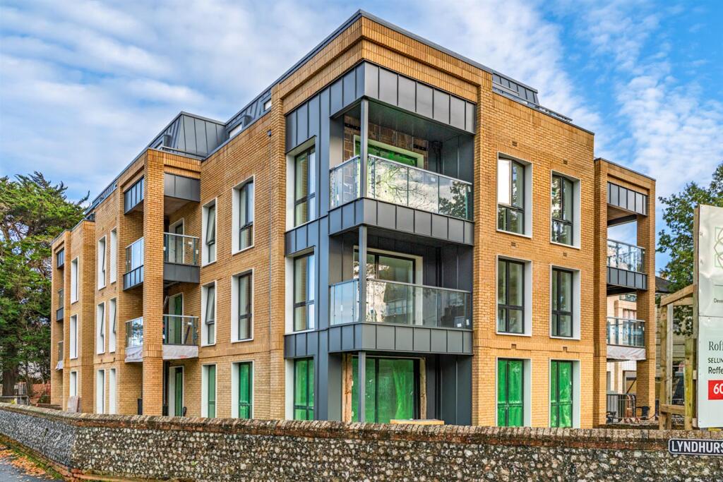 Main image of property: 10 Lindfield Place