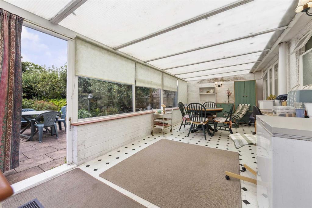 2 bedroom semidetached bungalow for sale in Windermere Road, Kettering