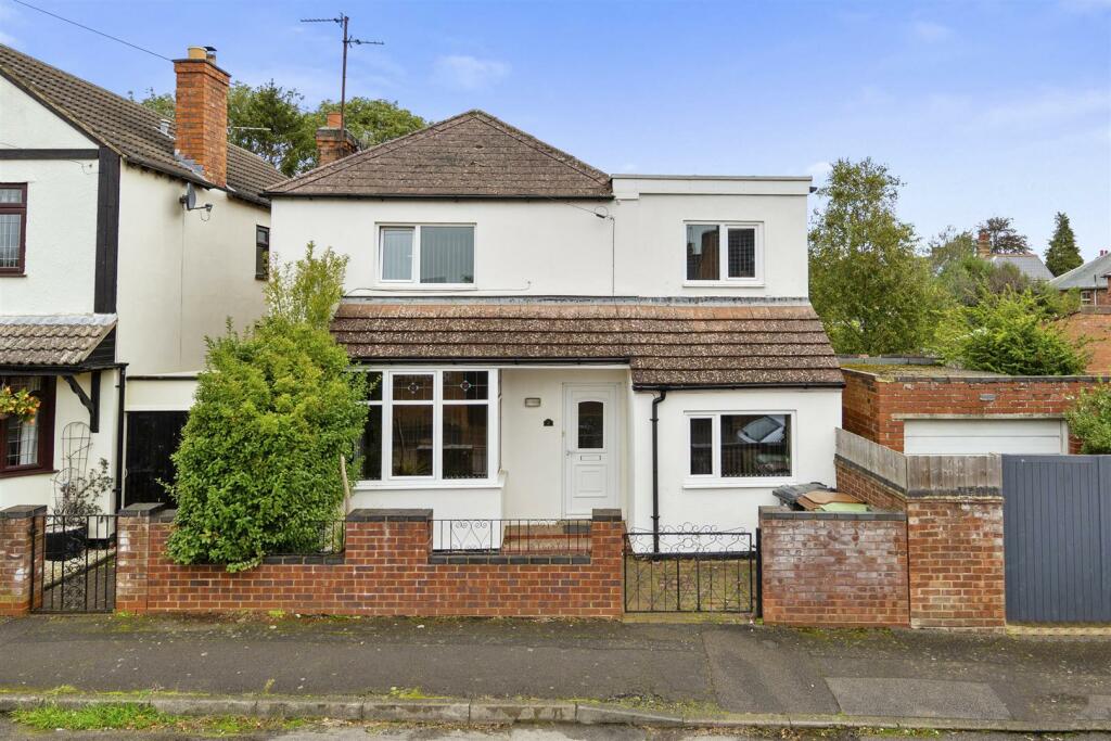 4 bedroom detached house for sale in Victoria Road, Finedon,, NN9