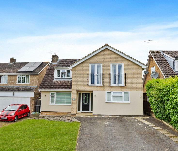 4 bedroom detached house for sale in Warkton Lane, Barton Seagrave