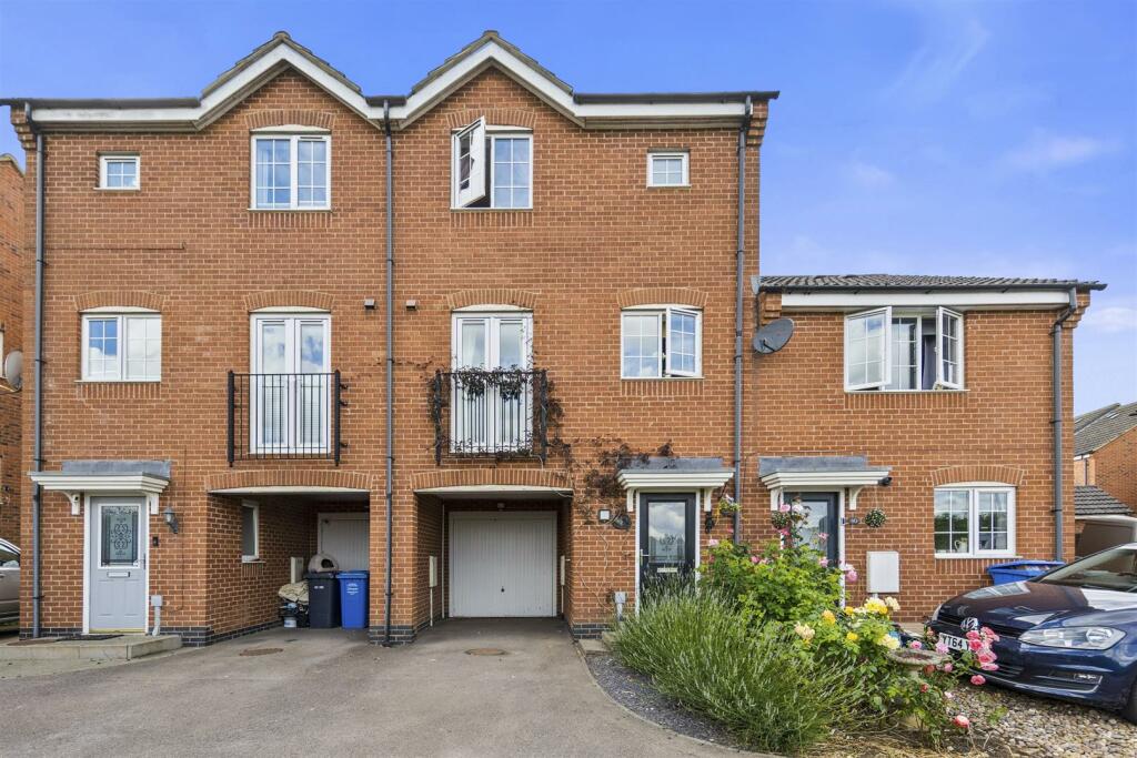 3 bedroom terraced house for sale in Burdock Way, Desborough,, NN14