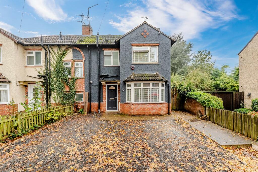 3 bedroom semidetached house for sale in Irthlingborough Road, Finedon