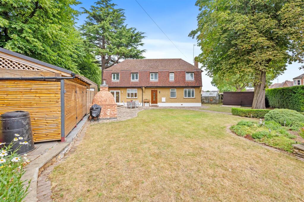 Main image of property: Park Avenue, Kettering