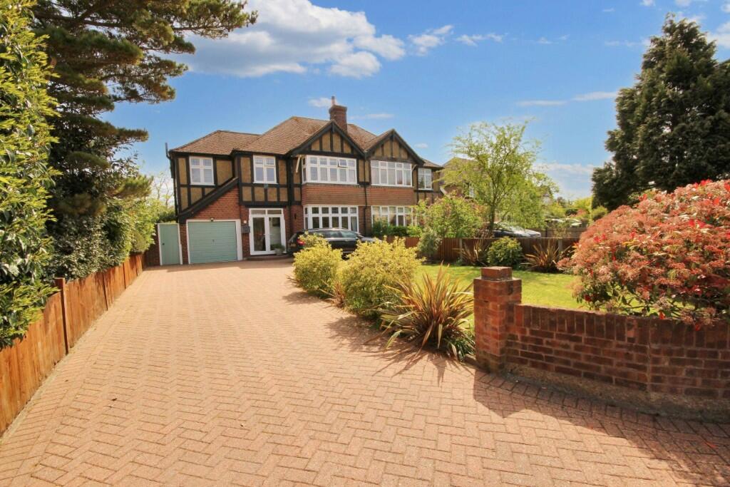 4 bedroom semidetached house for sale in Allington Way, Allington