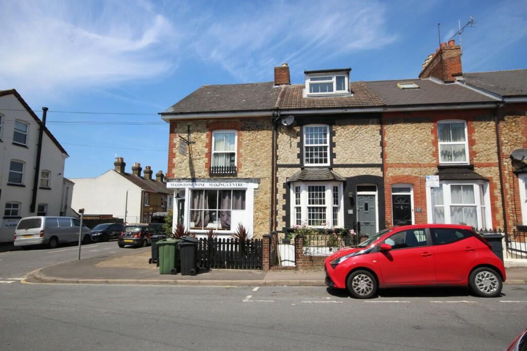3 bedroom terraced house for sale in Hardy Street, Maidstone, Kent, ME14