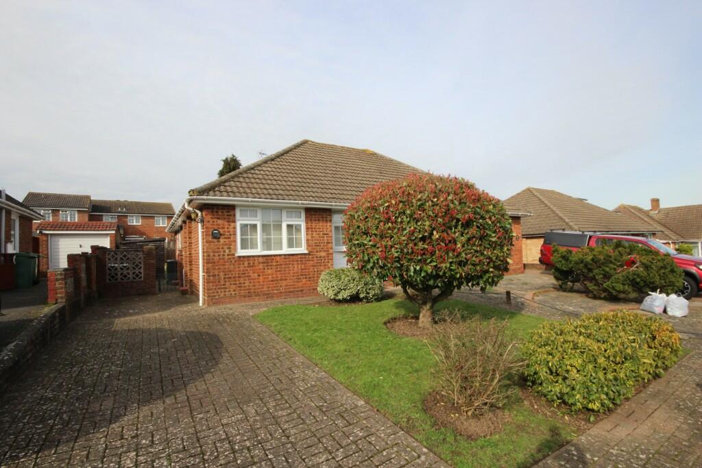 2 bedroom semidetached bungalow for sale in Tintern Road, Allington
