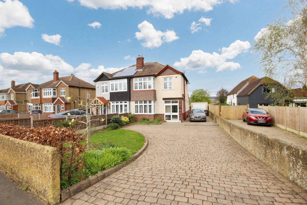 3 bedroom semidetached house for sale in Trenton Close, Allington