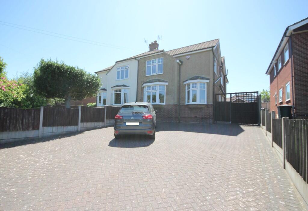 Main image of property: London Road, Maidstone, Kent, ME16
