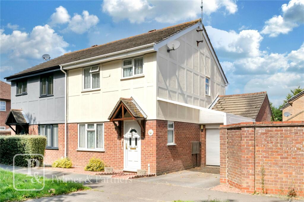 3 bedroom semidetached house for sale in Mountbatten Drive, Colchester