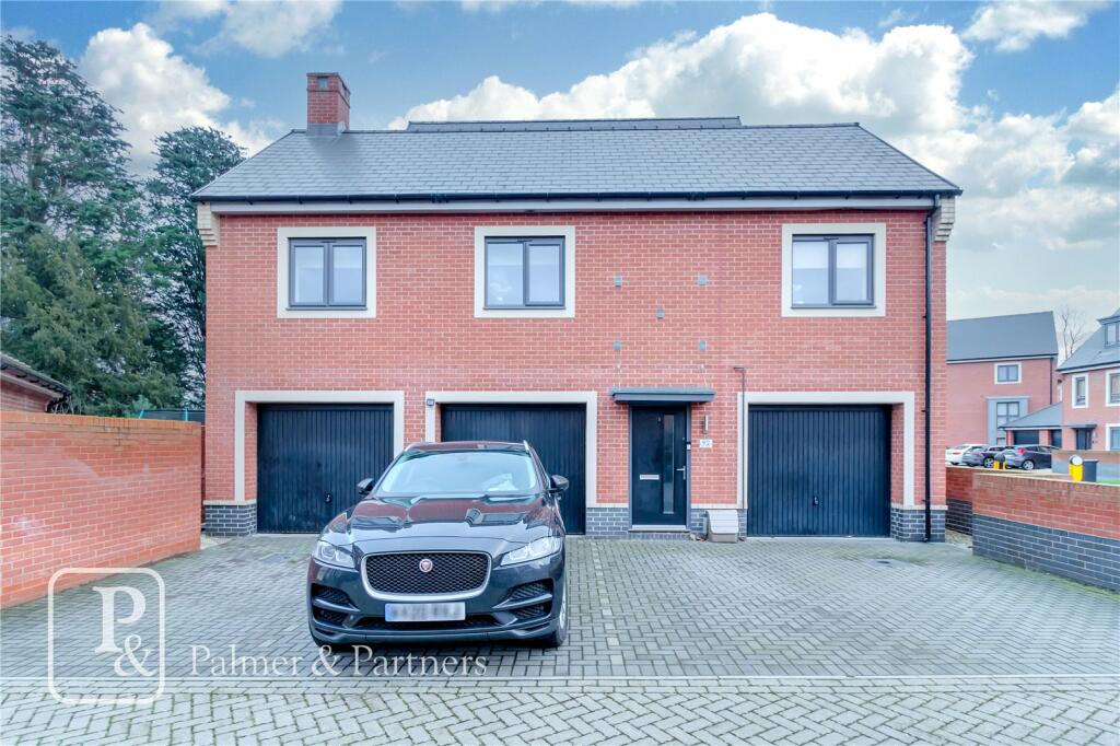 2 bedroom coach house for sale in Whitmore Drive, Colchester, Essex, CO4