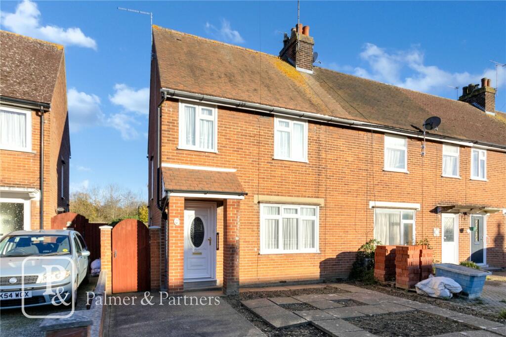 3 Bedroom End Of Terrace House For Sale In Defoe Crescent Mile End