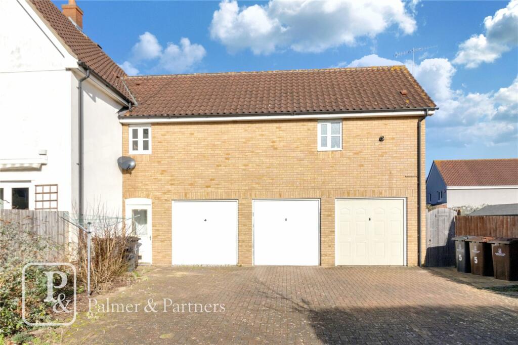 1 bedroom coach house for sale in Brickmakers Lane, Colchester, Essex, CO4
