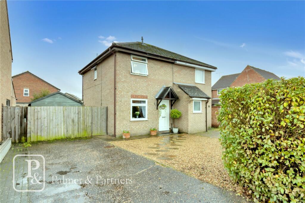 2 bedroom semidetached house for sale in Langdale Drive, Highwoods