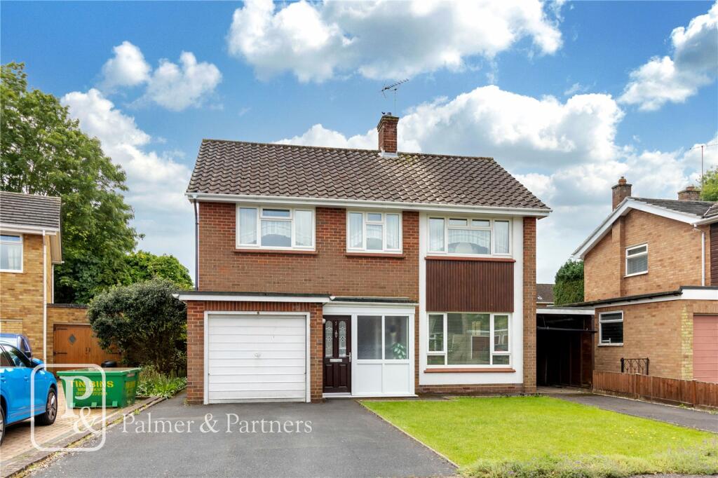 3 bedroom detached house for sale in Lexden Court, Lexden, Colchester