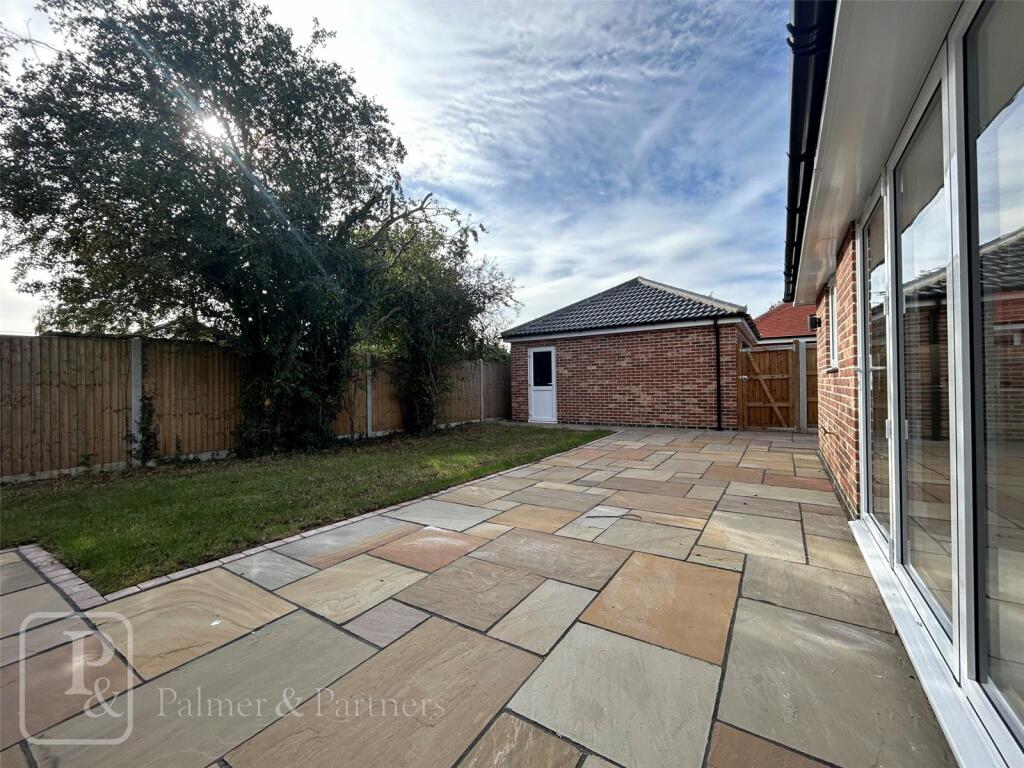 Additional property image - The Meadows, Betts Green Road, Little Clacton, Essex, CO16