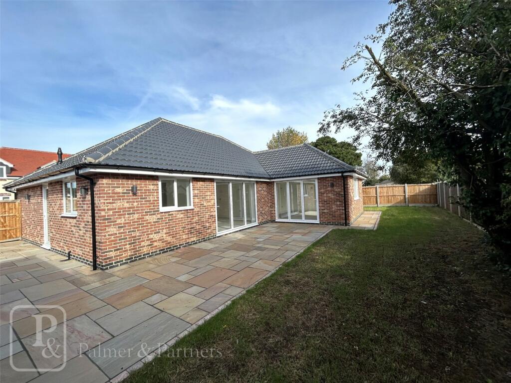Additional property image - The Meadows, Betts Green Road, Little Clacton, Essex, CO16
